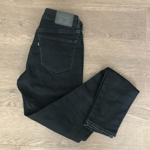 Levi’s 711 Skinny Dark Wash